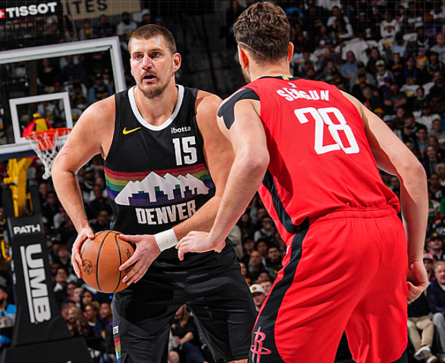 开云官网-1胜9负,夺冠热门慢慢倒下!作为联盟第一人,或许你被高估了