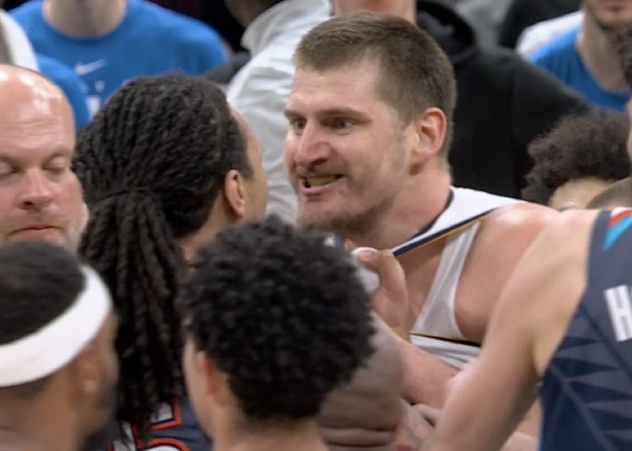 开云官网-1胜9负,夺冠热门慢慢倒下!作为联盟第一人,或许你被高估了