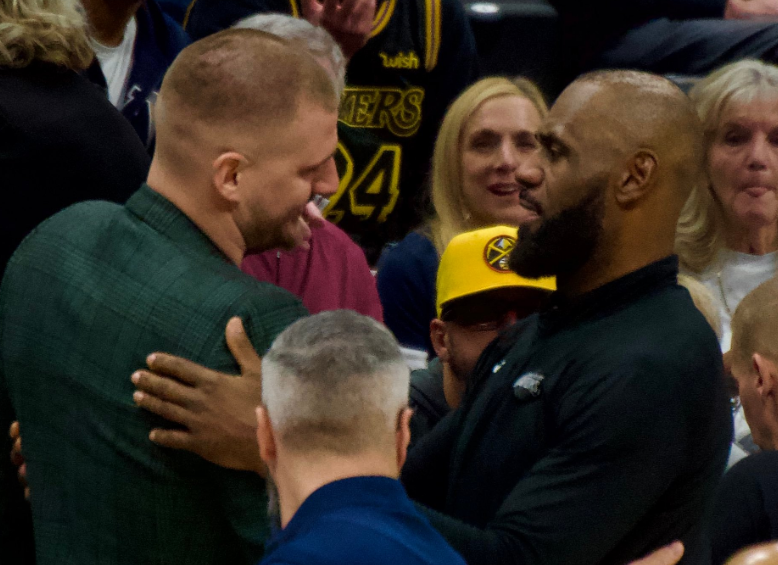 开云官网-1胜9负,夺冠热门慢慢倒下!作为联盟第一人,或许你被高估了