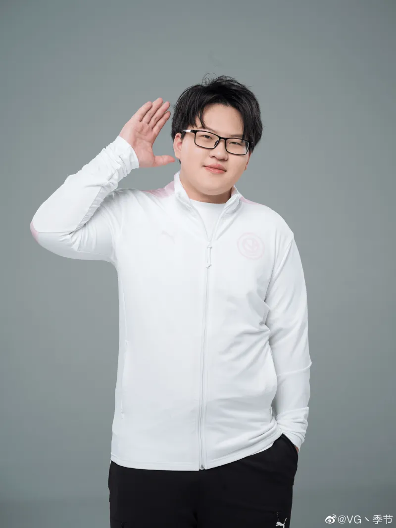 开云平台-季节发文:就算仇人见到我错过了高铁,也该释怀了吧!